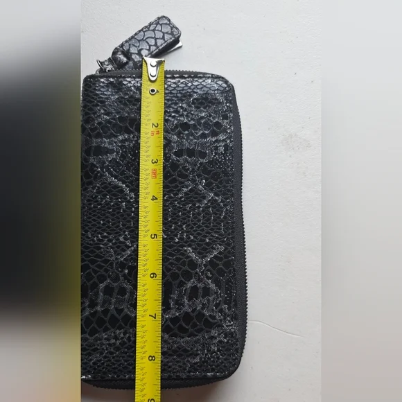 Black Textured Wallet - Picture 4 of 5